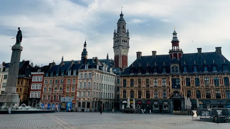 À Lille, une place change d’usage avec moins d’auto