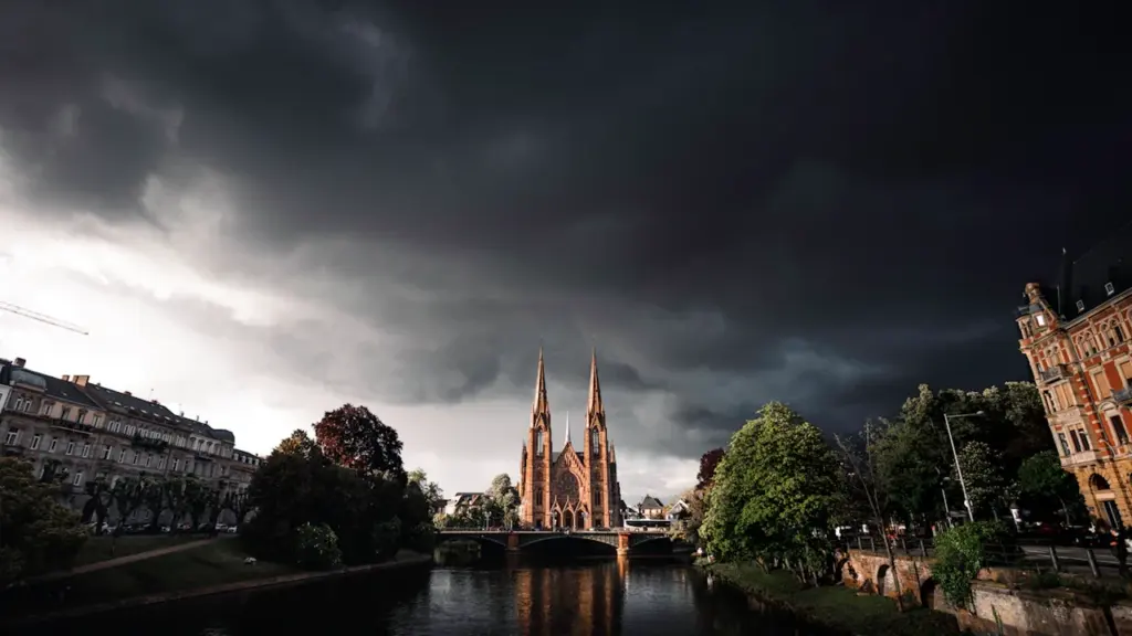 À Strasbourg, des orages violents attendus dès 16 h