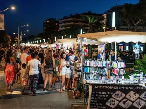 Fréjus : le marché nocturne joue les prolongations le 31 août