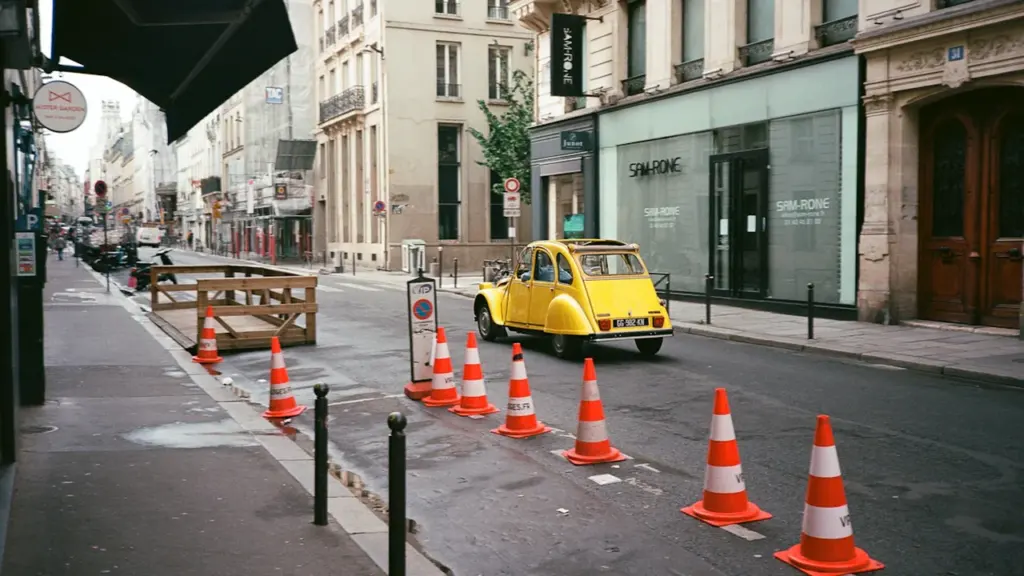 Téléphone au volant : pourquoi le kit mains libres reste un danger