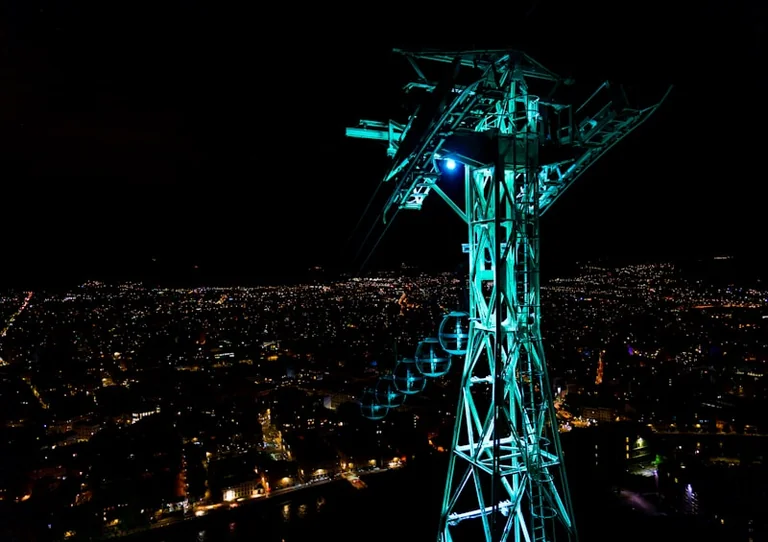 À Grenoble, les coulisses du téléphérique chaque lundi