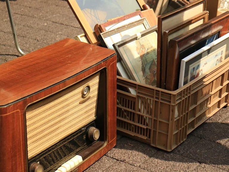 Brocante de Dax : Place de la Cathédrale, le 21 août pour chiner